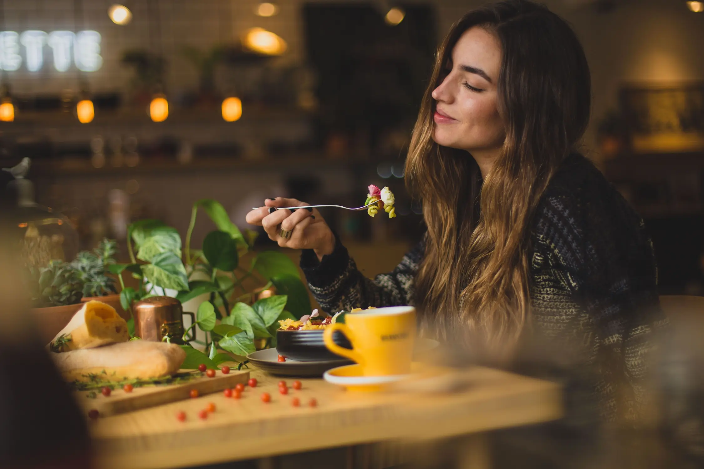What is Intuitive Eating and How Can You Eat More Mindfully?