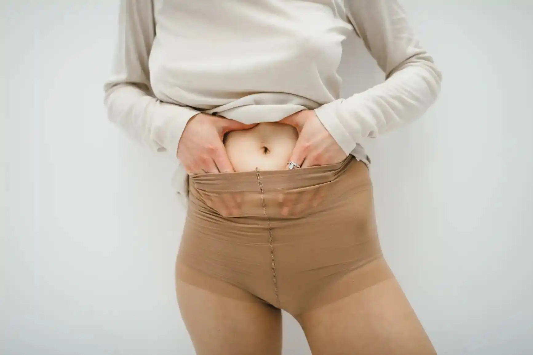 SIBO Symptoms: Signs of Small Intestinal Bacterial Overgrowth 